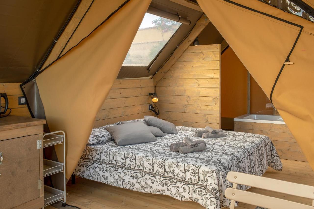 Glamping Debbiare Hotel Riparbella Exterior foto